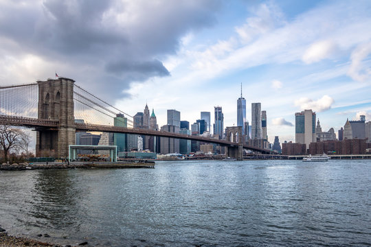 Brooklyn Bridge and Manhattan Skyline - New York, USA