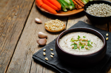 White bean hummus