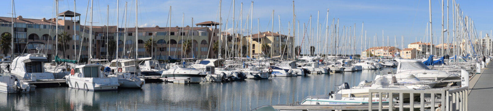 Panoramique : Port-Leucate, Aude, le port.