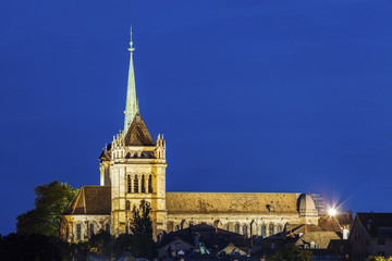 Fototapeta premium Geneva Cathedral at night