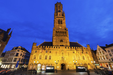 Obraz premium Belfry of Bruges at night
