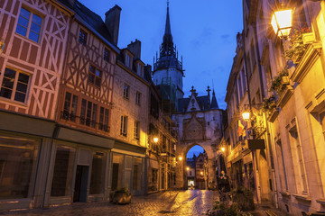Fototapeta na wymiar Auxerre Clock Tower at night