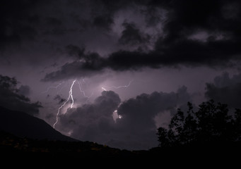 lampo nella notte