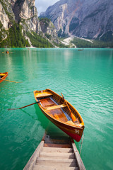 Fototapeta premium Jezioro Braies w regionie Dolomiti we Włoszech