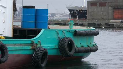 Fototapeta na wymiar 北海道室蘭港　桟橋からの風景