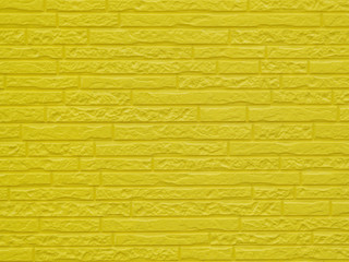 黄色いタイルの壁
