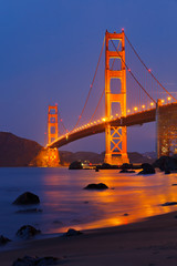 Golden Gate bridge at night