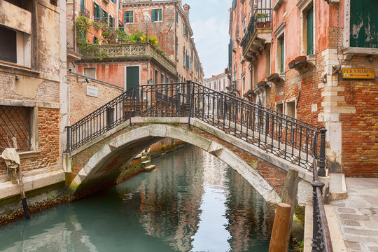 Fototapeta Deatil old architecture in Venice