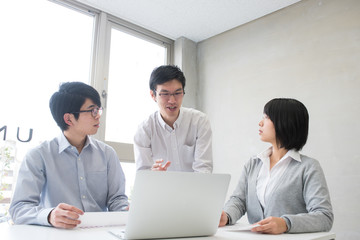 Fototapeta premium ビジネスシーン ミーティング