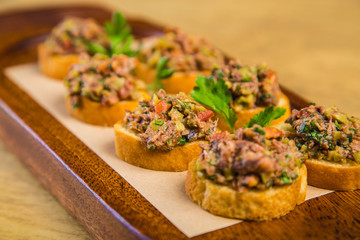 crostini with meat