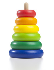 Buntes Holz Spielzeug für Kleinkinder in Regenbogen Farben