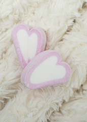 две зефирки в форме сердца 