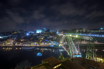 Fototapeta na wymiar night cityscape view city of Porto and Douro river in Portugal