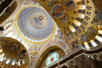 Fototapeta na wymiar Cupola of Naval St. Nicholas Cathedral in Kronstadt.
