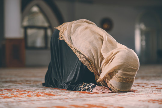 Prostration 이미지 찾아보기 1,757 스톡 사진, 벡터 및 비디오 Adobe Stock