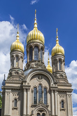 Fototapeta na wymiar famous russian orthodox church with golden copula