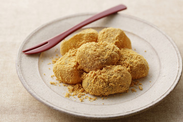 わらび餅　Bracken-starch Dumplings