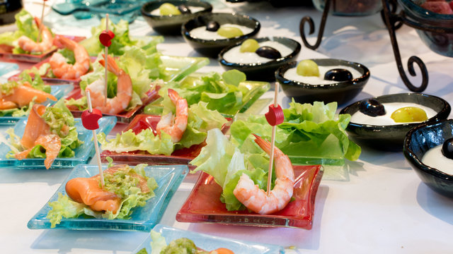 Salmon ajd shrimp spicy salad, fusion food.