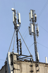 Cellular antenna on the roof