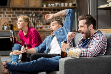 Friends drinking beer