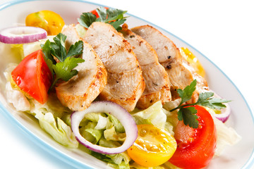 Green salad with grilled chicken fillet