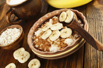 Porridge with bananas