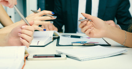 Colleagues having a meeting in an office.
