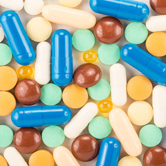  Pills and capsules 