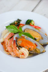 pad kee mao spagheti seafood