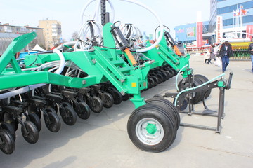 agricultural machinery harrow discs chopper plows and wheels
