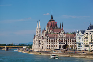 Fototapeta premium beautiful building of the Parliament in Budapest, Hungary