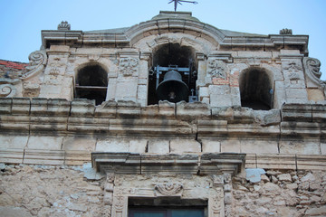esterno chiesa antica stile barocco 