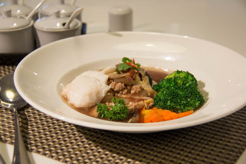  Fried noodle with fish and broccoli