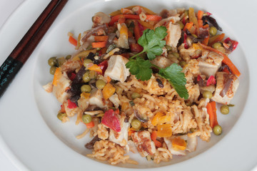 nouilles chinoises, légumes et poulet