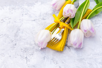 Rustic spring table settings