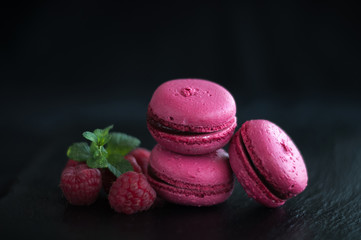 macaroons with raspberries