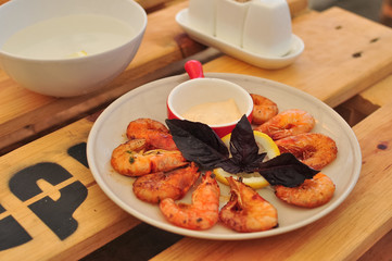 king prawns grilled with a creamy garlic sauce