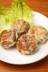 ニラ饅頭