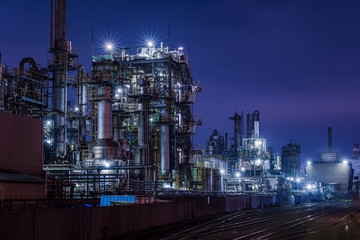 Obraz na płótnie Canvas Night view of chemical plant