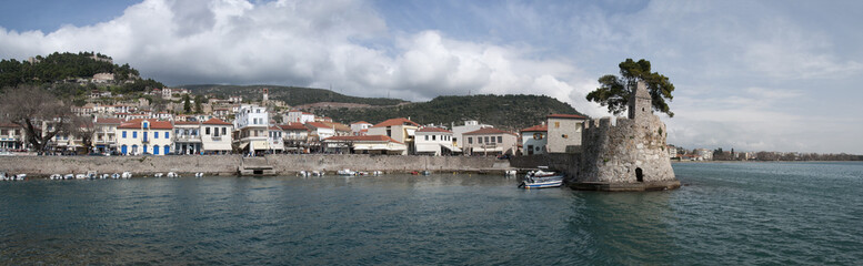 Fototapeta na wymiar Panoramic view of Nafpaktos port