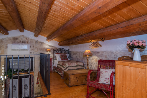 Casa con soppalco con camera da letto, soggiorno e cucina\ Casa con soppalco con camera da letto, soggiorno e cucina\