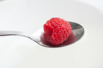 framboise dans une petite cuillère © pixarno