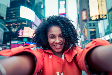 woman taking selfie in New york