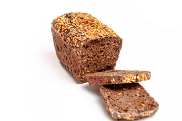 Rye bread according to old recipes with grains.