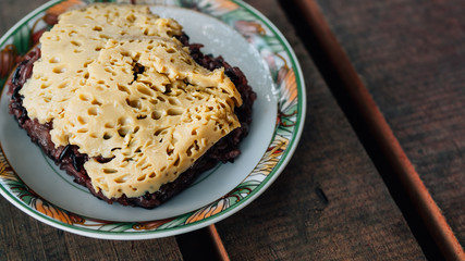 ThAi food desert sticky rice with custard 