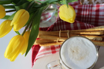 break for coffee, coffee time, time for coffee, coffee and cookies, italian cookies, cantuccini, italian cantuccini, cafe latte,latte, capuccino, cafe capuccino, 
