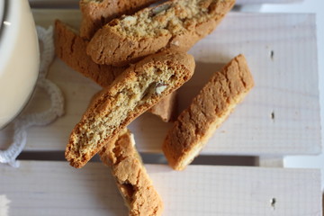  break for coffee, coffee time, time for coffee, coffee and cookies, italian cookies, cantuccini, italian cantuccini, cafe latte, latte, capuccino, cafe 