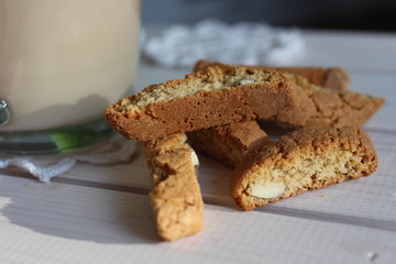  break for coffee, coffee time, time for coffee, coffee and cookies, italian cookies, cantuccini, italian cantuccini, cafe latte, latte, capuccino, cafe 