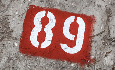Hausnummer 89