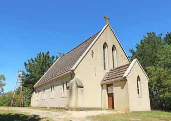 Fototapeta na wymiar LINTON, VICTORIA, AUSTRALIA - November 7, 2015: St Paul's Anglican church (1862), built in early English Gothic Revival style, is Linton's oldest surviving church